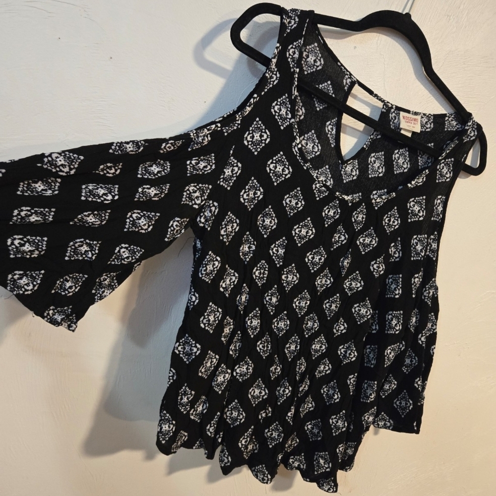 Mossimo Supply Co. Black and White Cold Shoulder Blouse